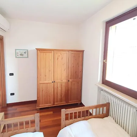Il Glicine Sul Garda A Schiera Holiday home Monzambano
