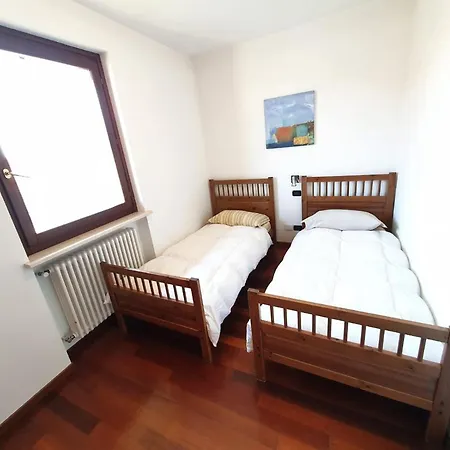 Holiday home Il Glicine Sul Garda A Schiera
