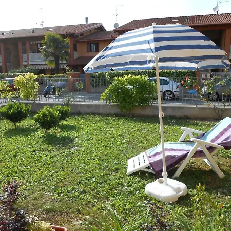 Holiday home Il Glicine Sul Garda A Schiera Monzambano